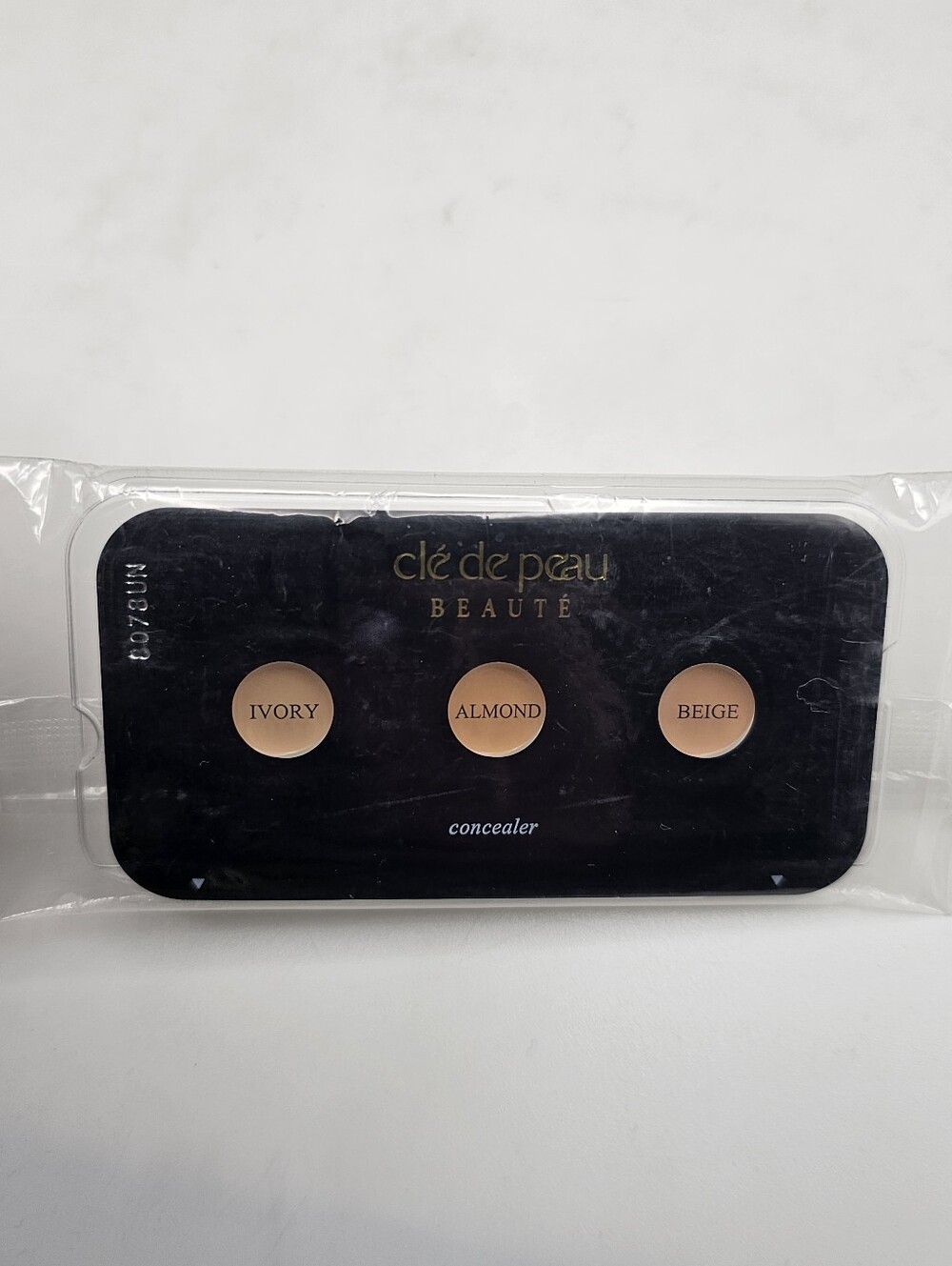 Clé de Peau Beauté Concealer Samples - Ivory, Almond, Beige